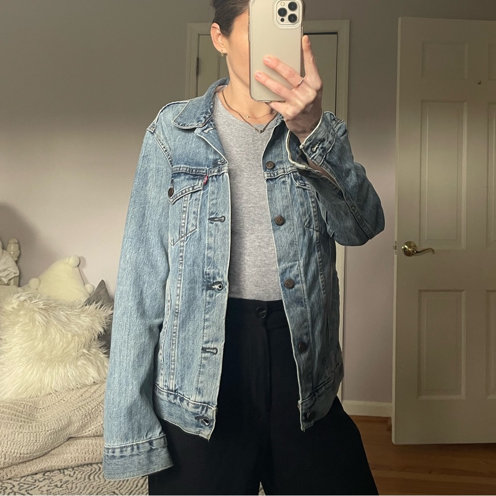 Great spring jean jacket - Levis Womens Denim Jacket, Size S (worn once!).